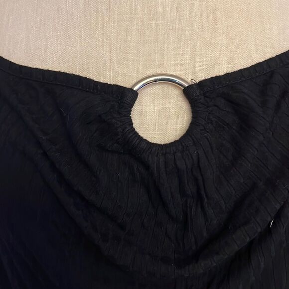 Fashion to Figure Black Ribbed Top with Silver Detail - Size 2 - Picture 3 of 6